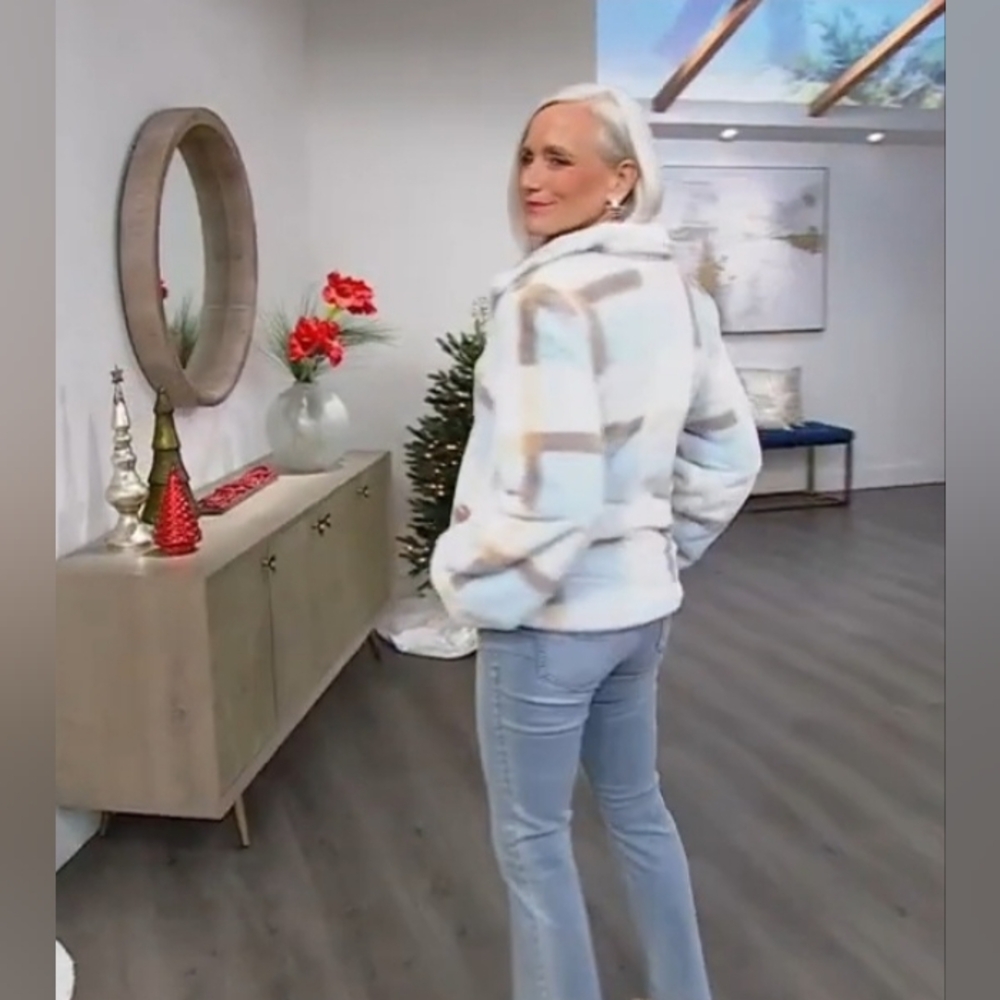 Small Colleen Lopez Faux Fur Jacket In Ice Blue Plaid- Soft, Warm & Breathable - Picture 12 of 16